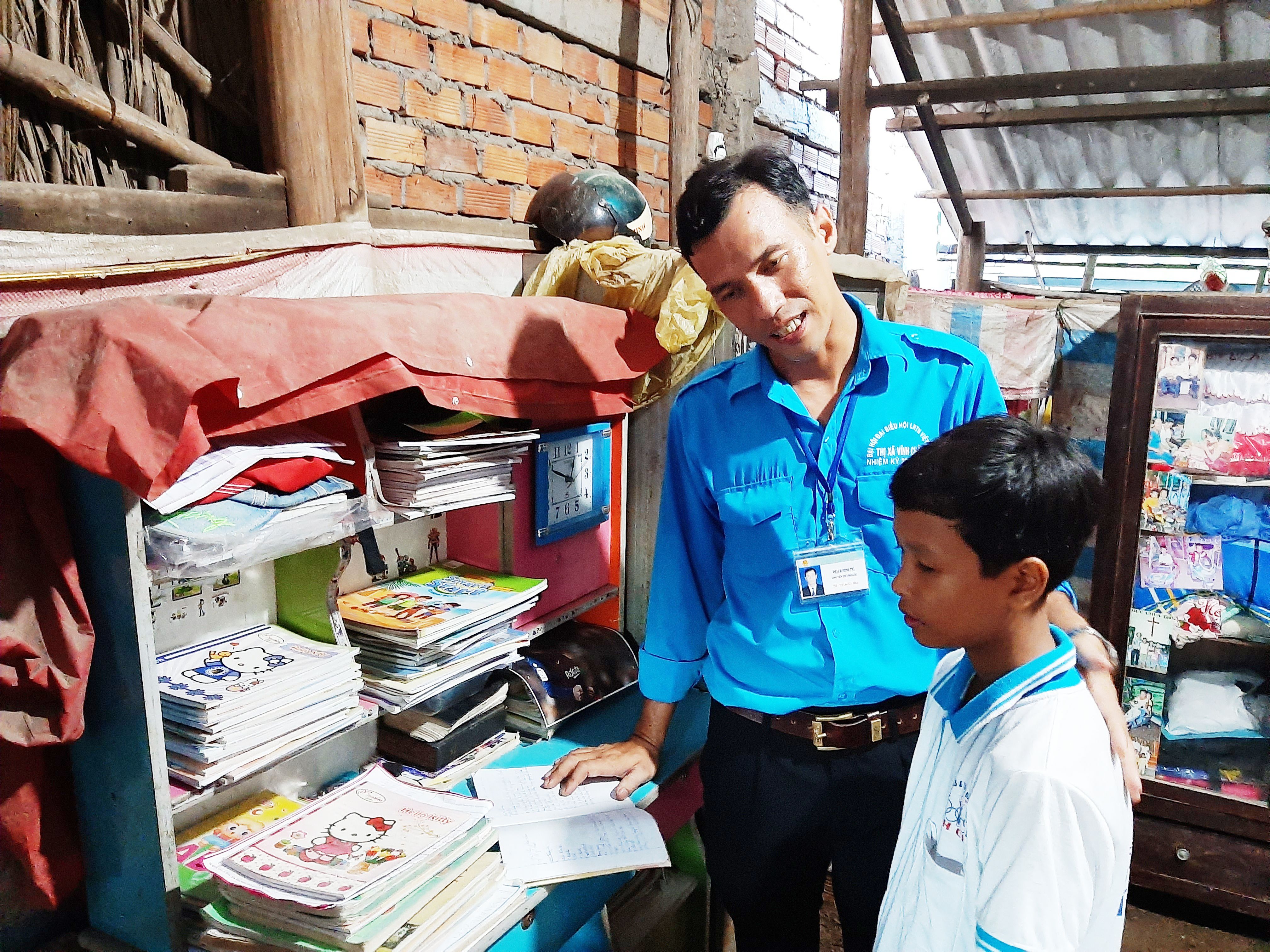 Thầy giáo người dân tộc Khmer nguyện gắn bó với học sinh dân tộc