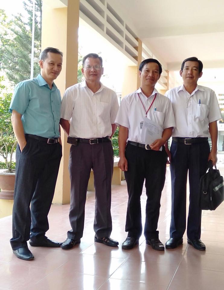 Lãnh đạo ngành Giáo dục và Đào tạo thăm, tặng quà và chúc tết giáo viên có hoàn cảnh khó khăn trong tỉnh