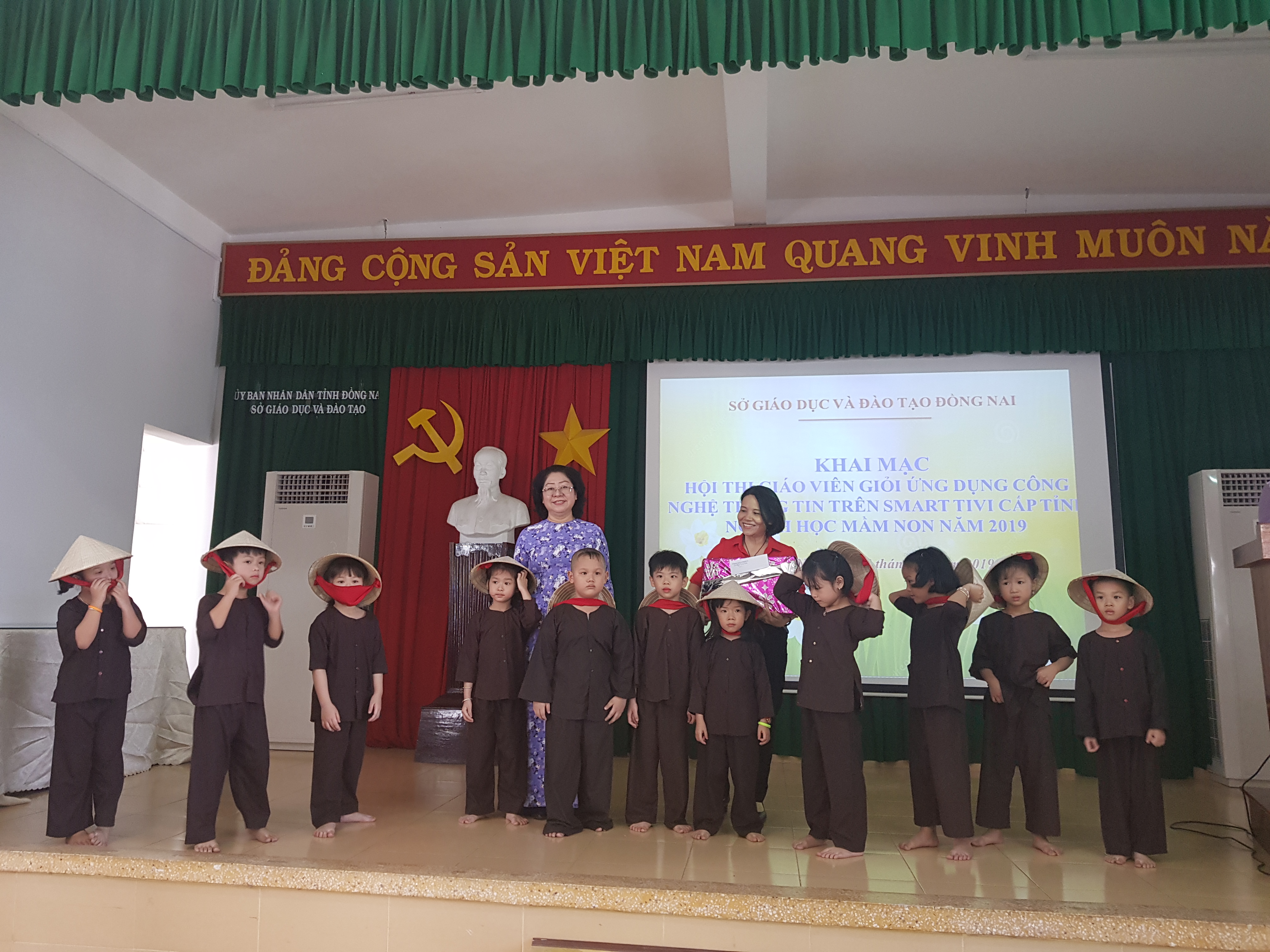 Khai mạc hội thi giáo viên giỏi ứng dụng công nghệ thông tin trên SMART TIVI cấp tỉnh ngành học mầm non