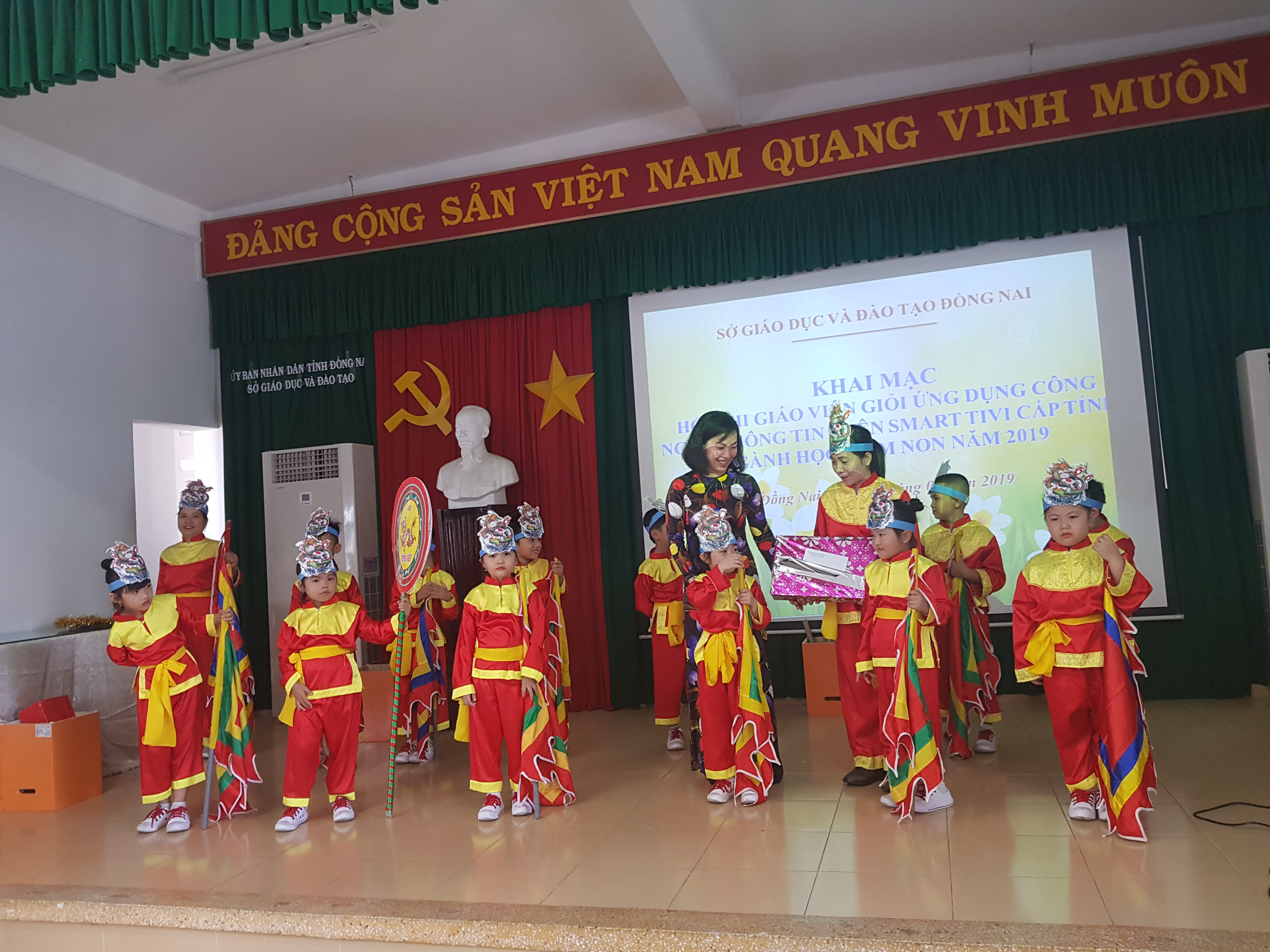 Khai mạc hội thi giáo viên giỏi ứng dụng công nghệ thông tin trên SMART TIVI cấp tỉnh ngành học mầm non