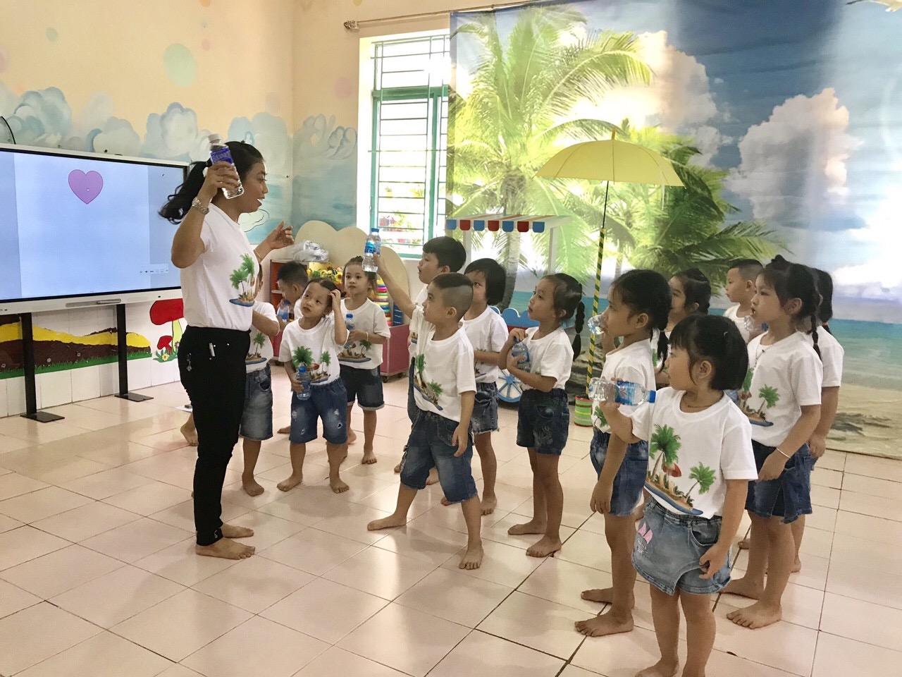 Kết luận của Bà Trương Thị Kim Huệ - Phó Giám đốc Sở Giáo dục và Đào tạo tại tổng kết Hội thi giáo viên giỏi ứng dụng CNTT trên SMART TIVI năm học 2018 – 2019
