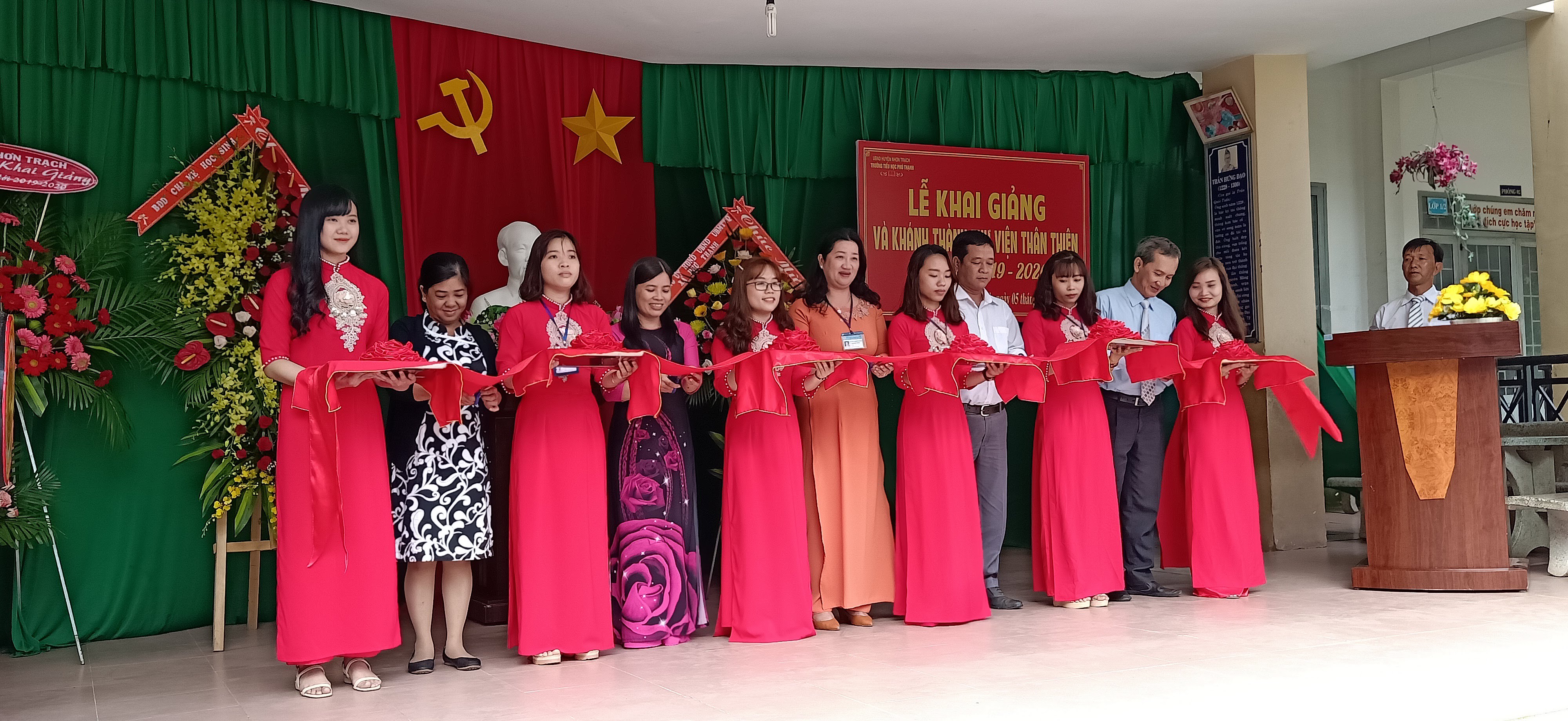 Lễ khai giảng và khánh thành Thư viện thân thiện tại Trường tiểu học Phú Thạnh, huyện Nhơn Trạch