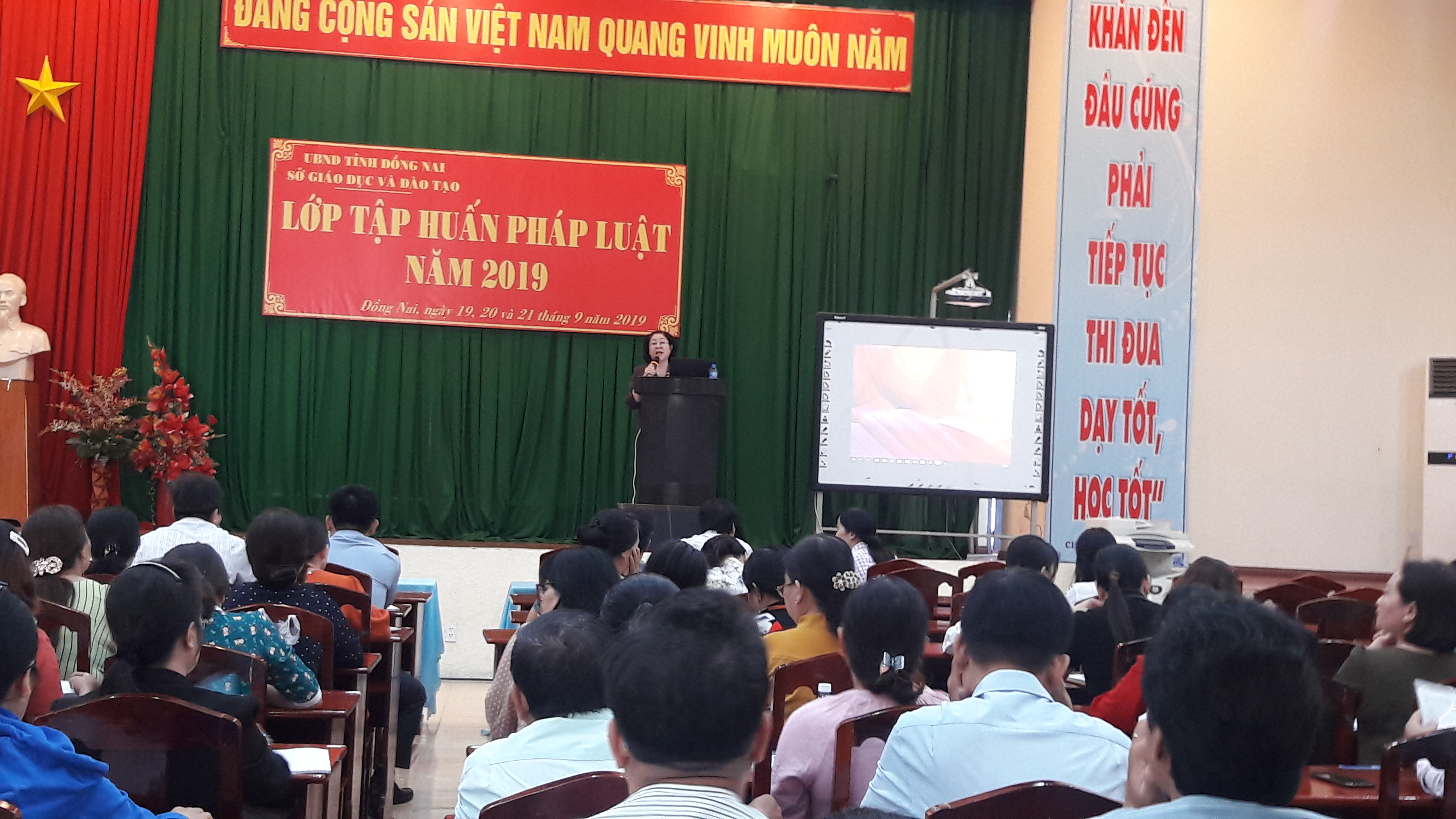 Ngành Giáo dục và Đào tạo tỉnh Đồng Nai tổ chức tập huấn pháp luật năm 2019