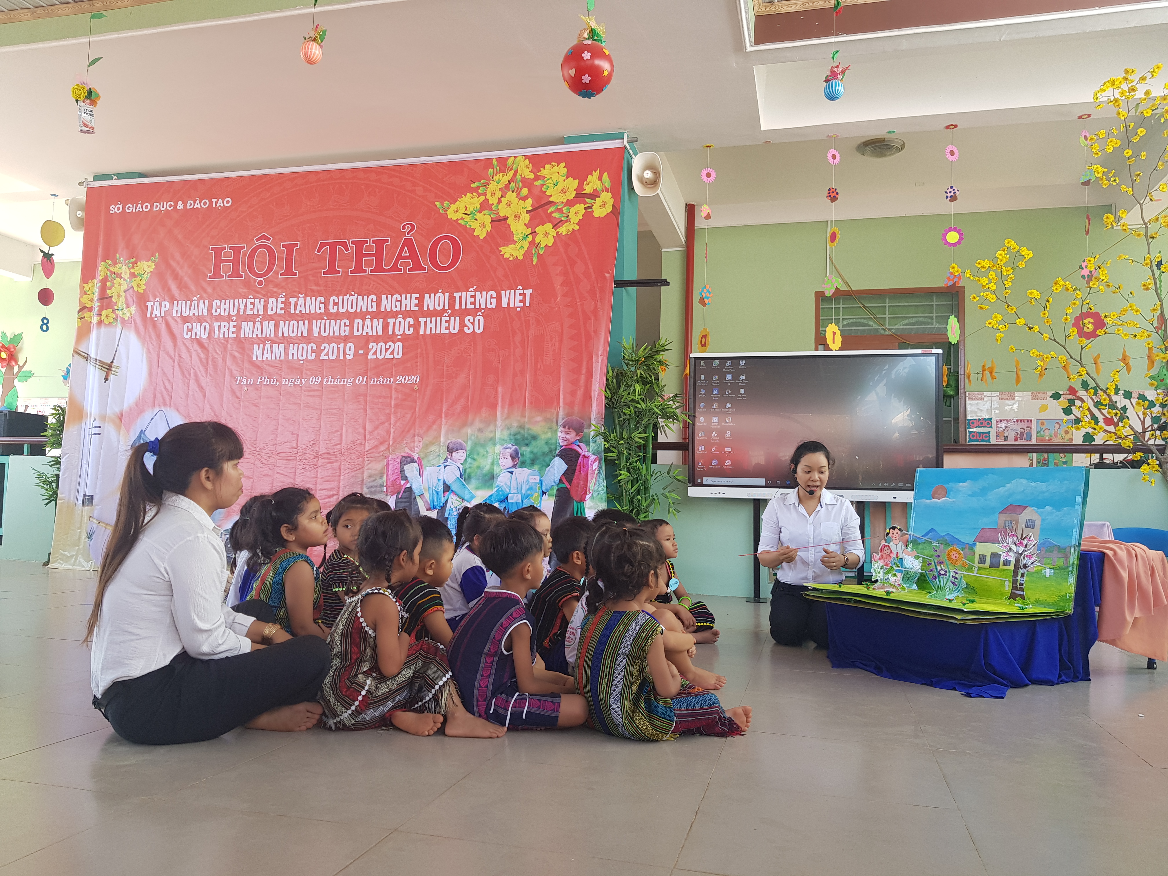 Hội thảo tập huấn Chuyên đề Tăng cường nghe, nói tiếng Việt cho trẻ mầm non người Dân tộc thiểu số