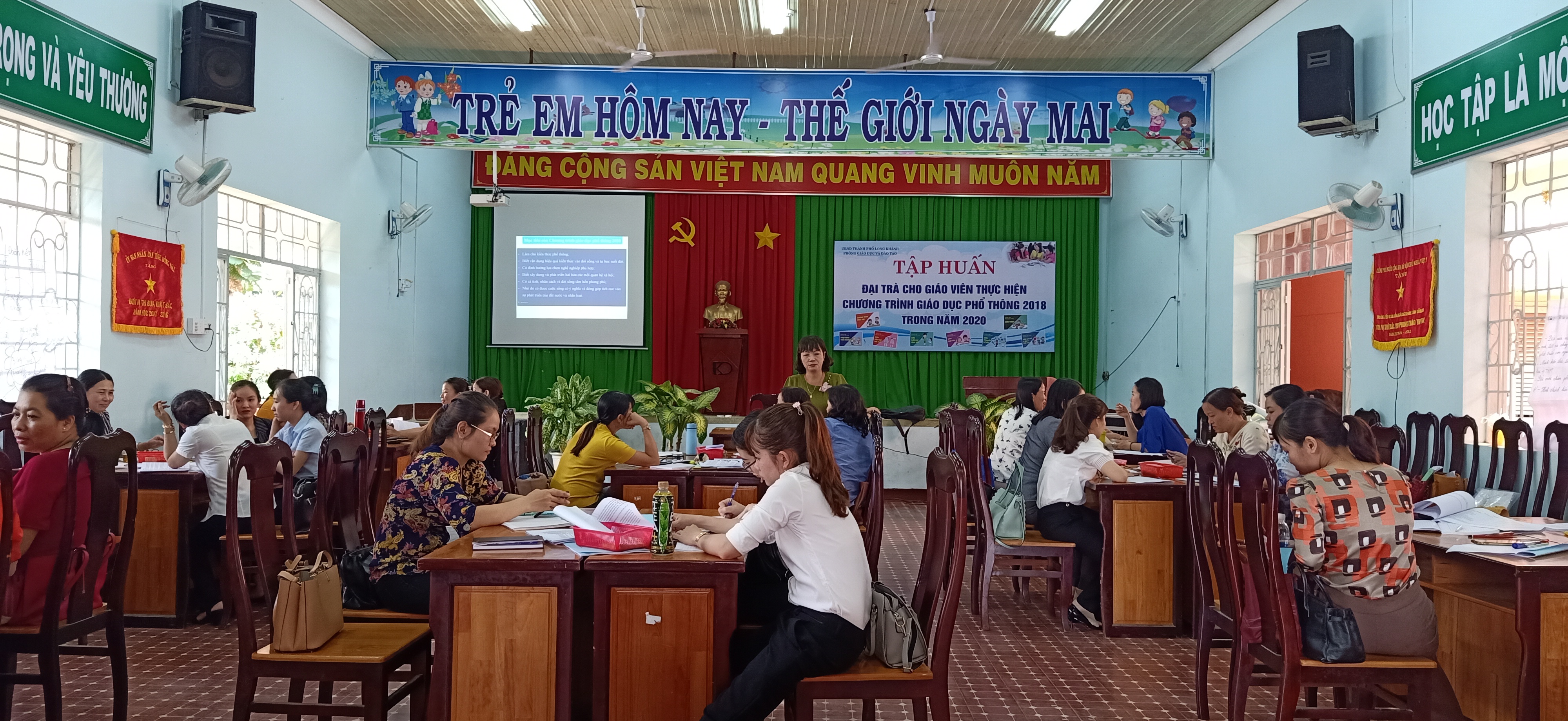 Tập huấn đại trà chương trình giáo dục phổ thông 2018.