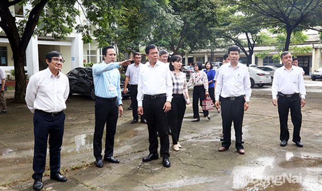 Bí thư Tỉnh ủy yêu cầu sớm giải quyết tình trạng ngập nước ở Trường THPT Nguyễn Hữu Cảnh 